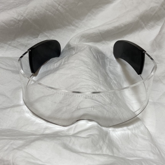 LED color changing translucent glasses with sturdy plastic material. One size. - Picture 9 of 16